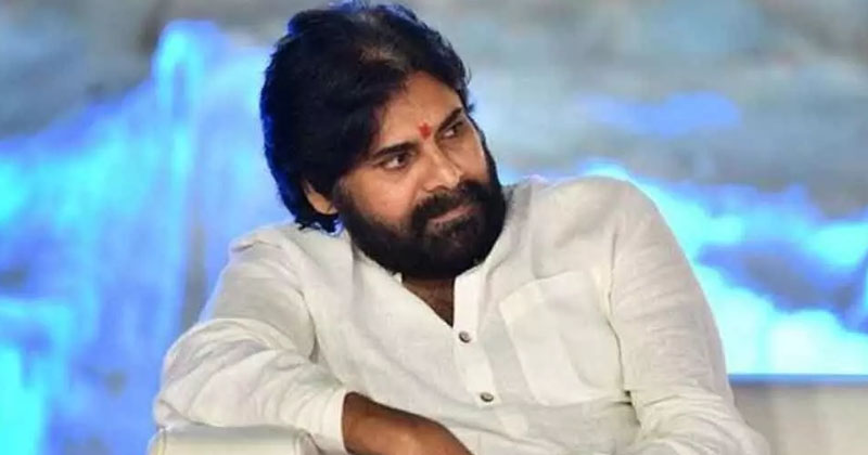 దిమ్మతిరిగే షాకిచ్చి వెళ్ళిపోయిన ఆయన్ను పవన్ మళ్ళీ పార్టీలో చేర్చుకుంటారా ?