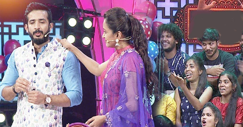 ముందు నుయ్యి వెనుక గొయ్యి.. యాంకర్ రవిని అలా ఇరికించిన సుమ