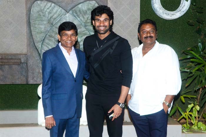 bellamkonda sai srinivas to act in chhatrapati remake in hindi