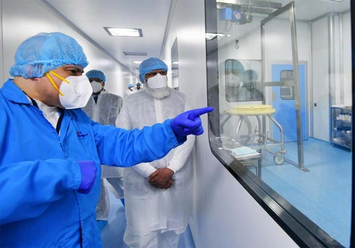 హైదరాబాద్ లో మోదీ.. భారత్ బయోటెక్ శాస్త్రవేత్తలతో భేటీ