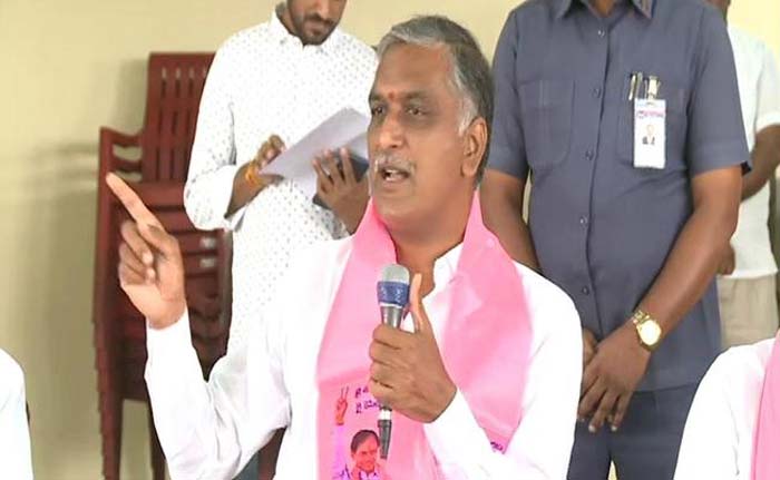 బండి సంజయ్.. నీకు చిత్తశుద్ధి ఉంటే దీనికి సమాధానం చెప్పు.. హరీశ్ రావు ఫైర్