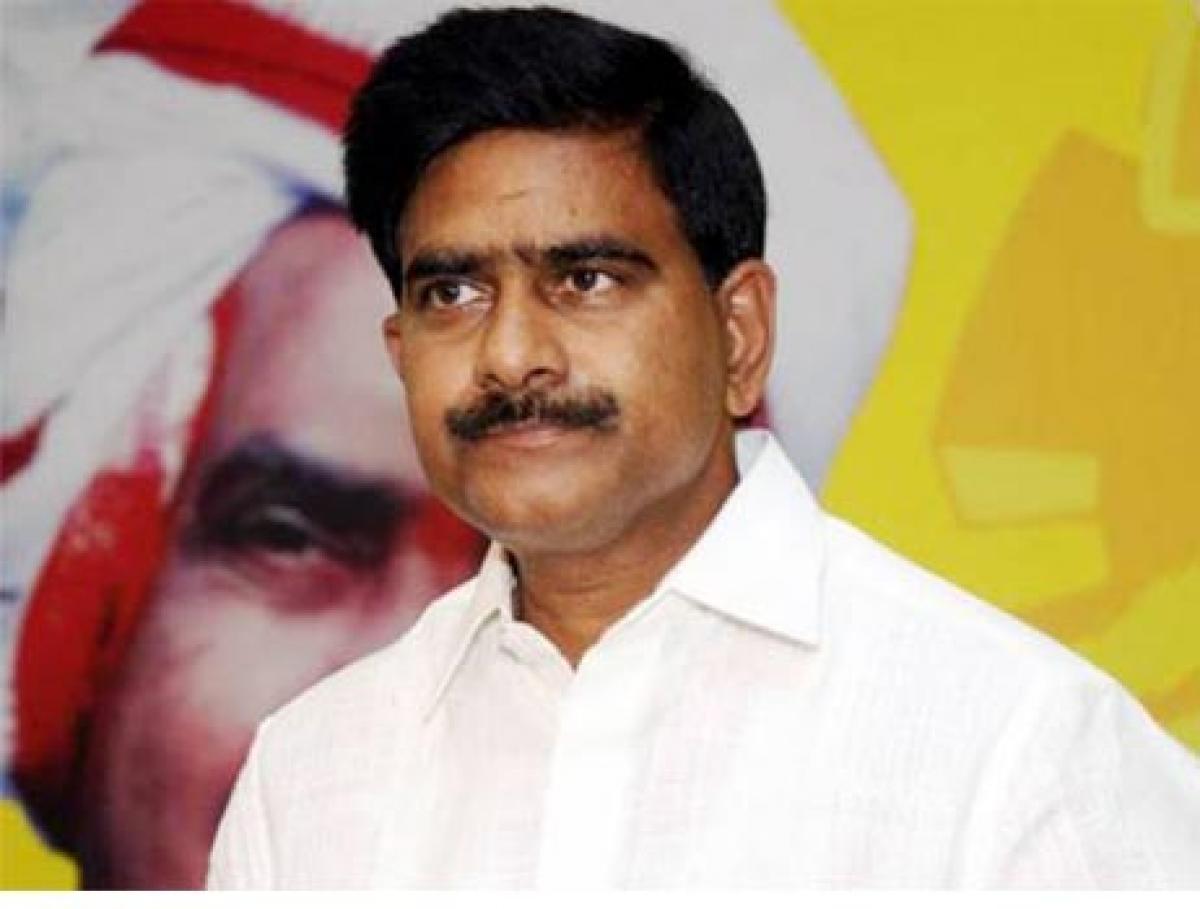 జగన్ ని టార్గెట్ చేసుకుని మళ్లీ దీక్షకు దిగిన దేవినేని ఉమా..!!