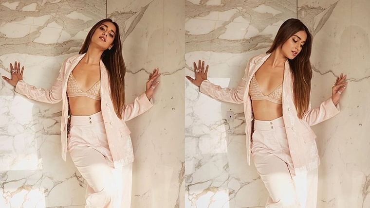 పబ్లిసిటీ లేకుండా పని కానిచ్చేస్తున్న గోవా బూటీ..?