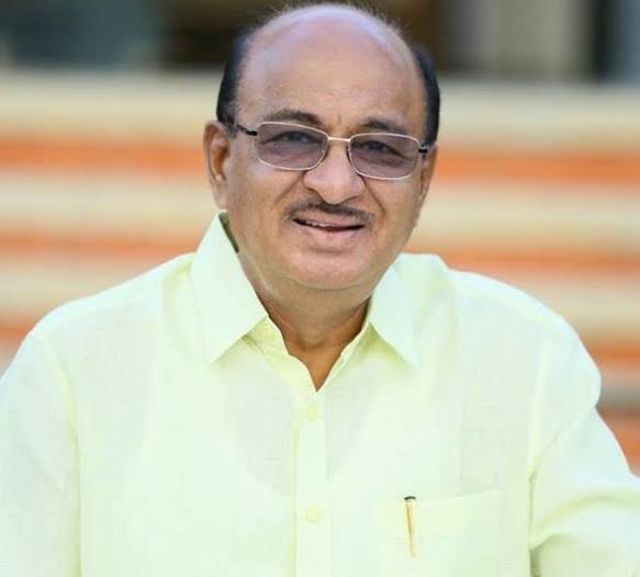 బుచ్చయ్యకు అచ్చెనాయుడికి మధ్య మొదలైన రాజకీయ యుద్ధం, చంద్రబాబు ఎవరివైపు ఉంటాడో!!