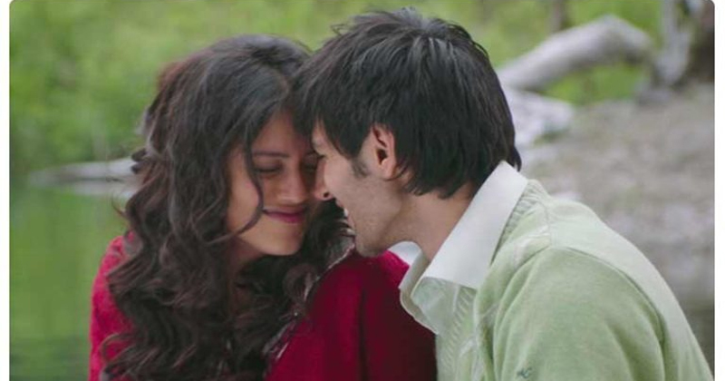 హీరో హీరోయిన్ 37 టేకుల ముద్దులాట.. ఇబ్బంది ప‌డ్డ స్టార్స్