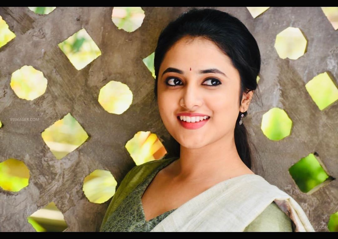 నాని హీరోయిన్ కి లక్ లేదనుకున్నారు.. ఇదేంటి మరి ..?