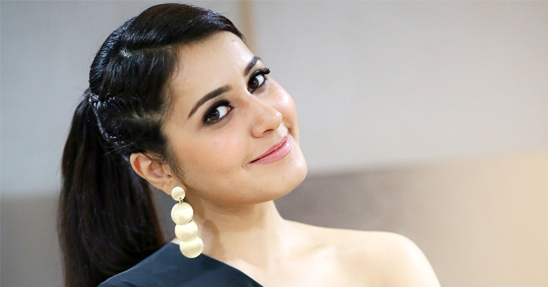 నా చుట్టూ 25 మంది.. అప్పుడు భయమేసింది : రాశీ ఖన్నా