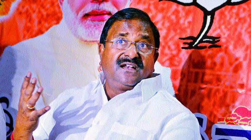 ఆ ముక్క మీ మోడీ కి చెప్పవయ్యా వీర్రాజు !?