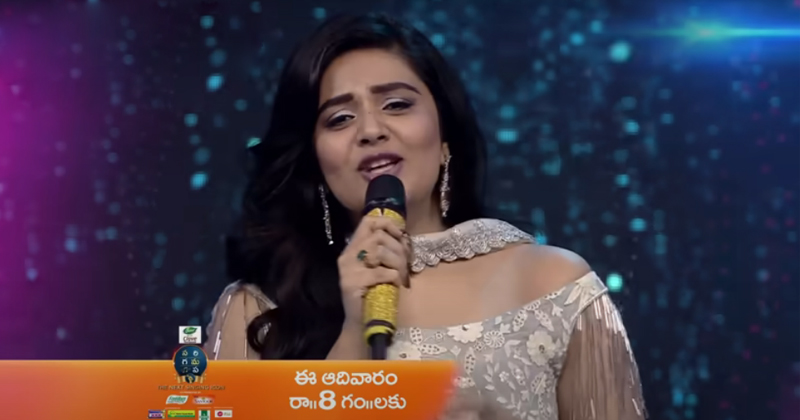 శ్రీముఖిలో ఇలాంటి టాలెంట్ కూడా ఉందా.. వీడియో వైరల్