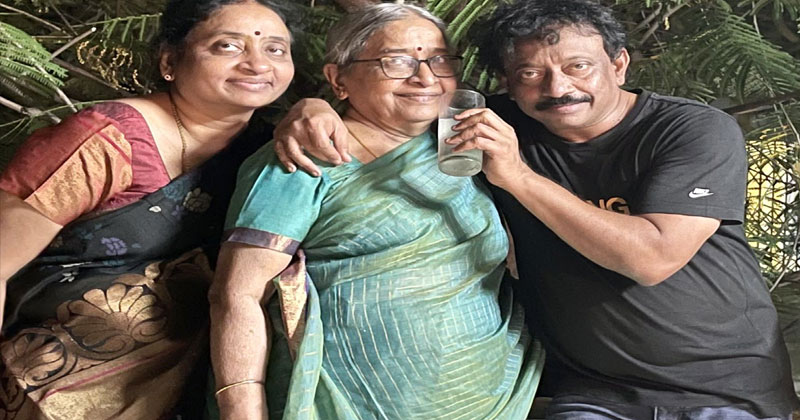 త‌ల్లికి వోడ్కా తాగిస్తున్న వ‌ర్మ‌.. పిచ్చి పీక్స్‌కు చేరిందంటున్న నెటిజ‌న్స్