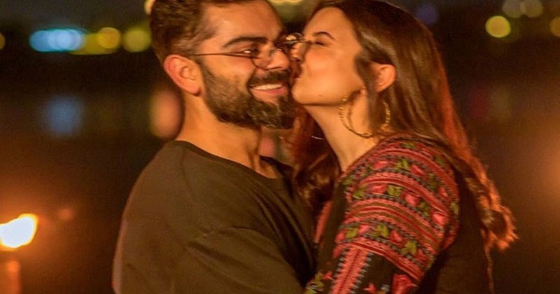 విరాట్ బుగ్గ‌పై ముద్దు పెట్టిన అనుష్క‌.. అవాక్క‌యిన  ప్రియాంక చోప్రా