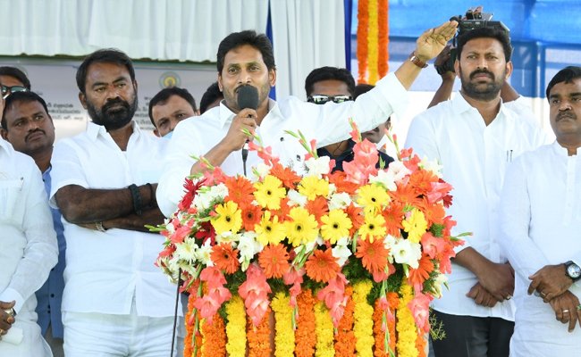 పులివెందుల మీద ప్రత్యేక దృష్టి పెట్టిన సీఎం జగన్ !