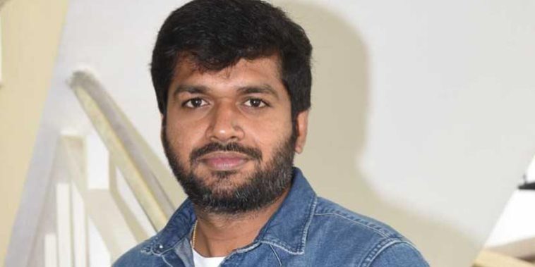 అనిల్ రావిపూడి ఆ స్టార్ హీరో కోసం అంతగా తాపత్రయపడుతున్నాడా ..?