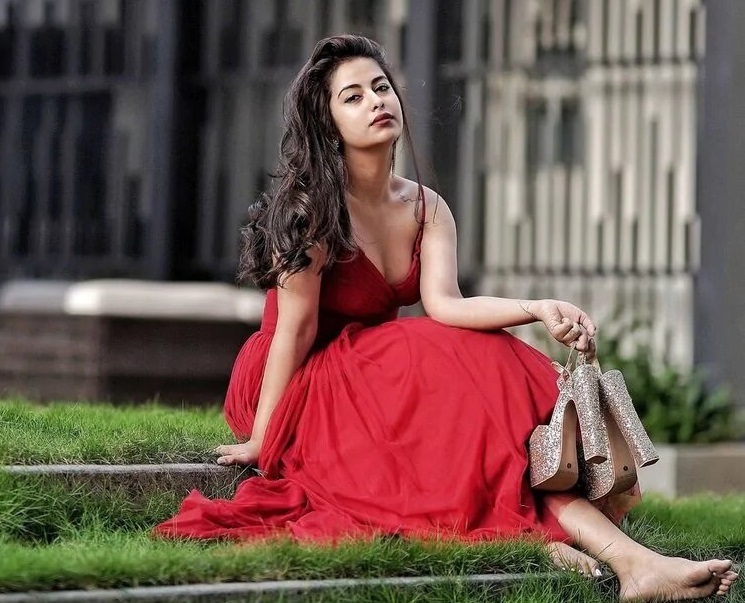 అవికా గోర్ ఫేట్ నాగ చైతన్య డిసైడ్ చేస్తాడా?