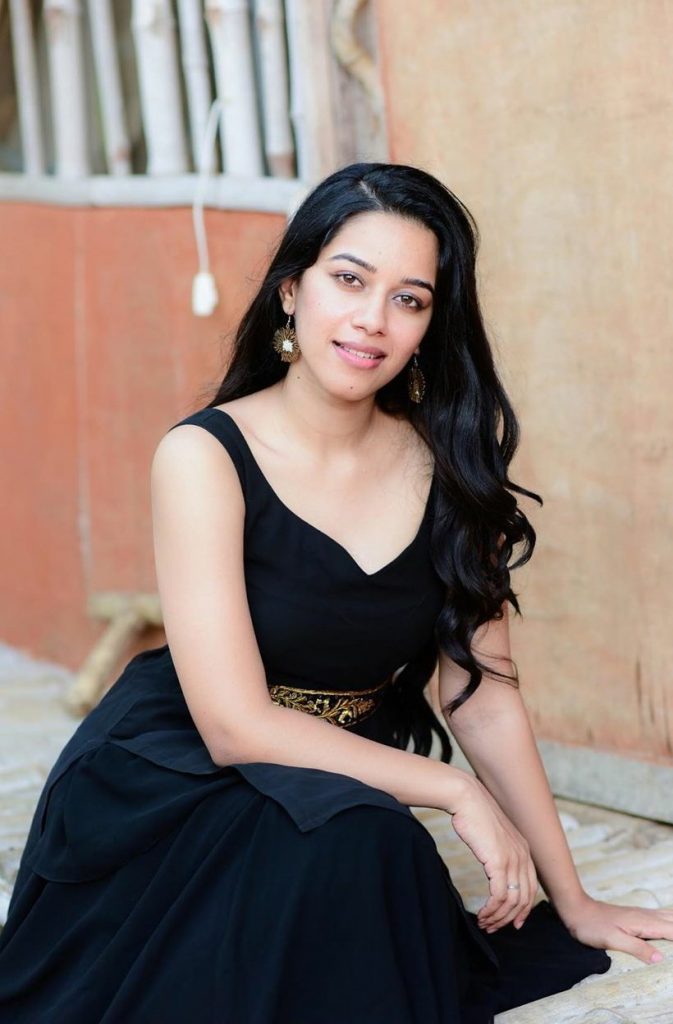 Mirnalini Ravi Latest Wallpapers