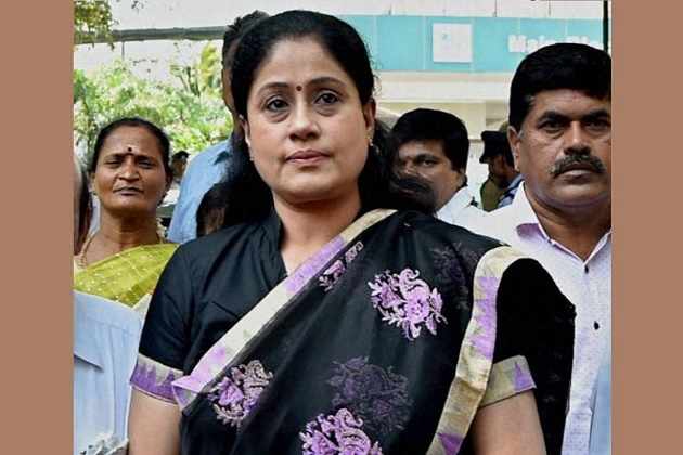 విజయశాంతిని ఊరికే వదిలేస్తారా ఏంటి..ముందుంది ముసళ్ల పండగ ?