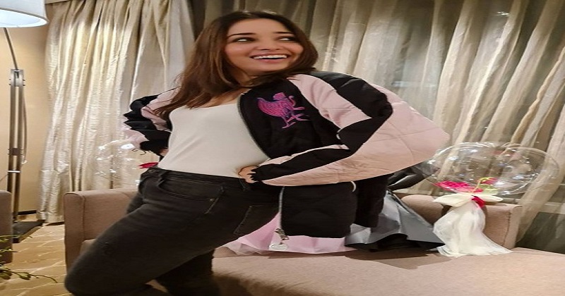 ఓపెన్ చేసి చూడాలని వుంది.. వామ్మో తమన్నా మామూల్ది కాదు!!