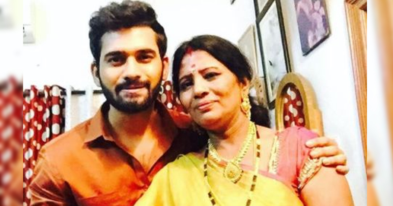 నాగార్జున అలా చేయడం బాధగా అనిపించింది.. అఖిల్ తల్లి కామెంట్స్