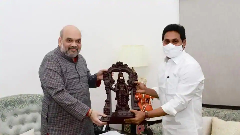 వామ్మో జగన్ మామూలోడు కాడు .. అమిత్ షా భలే లాక్ చేశాడు