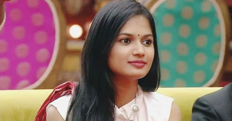 వర్మ రమ్మన్నారు.. కానీ ఏది పడితే అది చేయను : అరియానా Bigg Boss 4 Telugu week 13 Ariyana Fires On Bigg Boss