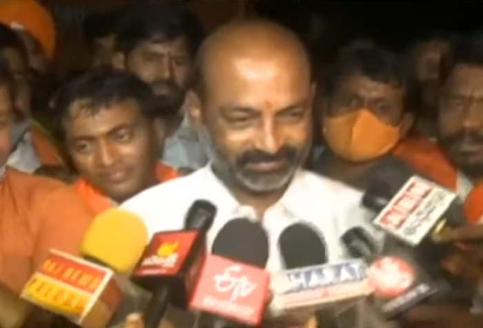 బీజేపీ కార్యకర్తల వీరోచిత పోరాట ఫలితమే ఈ విజయం : బండి సంజయ్