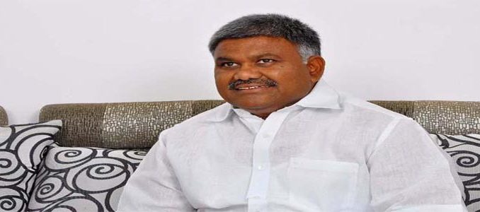 అట్టుడుకుతోన్న తాడిపత్రి : జేసీ ఇంటిపై ఎమ్మెల్యే కేతిరెడ్డి దాడి!