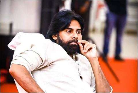 అవినీతి ఆరోపణలు ఉన్న వ్యక్తితో పవన్ స్నేహం!! ఇదేమి కొత్తతరం రాజకీయం సామి