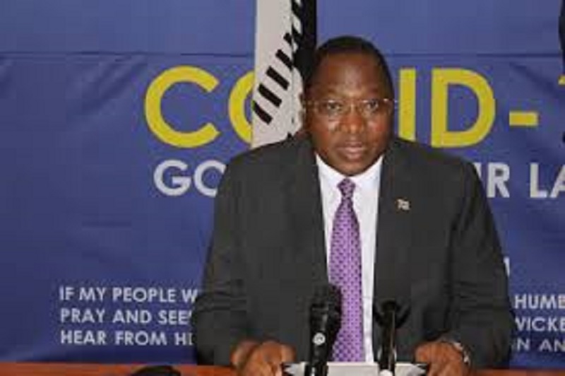 కరోనా కాటుకి బలైన ఆ దేశ ప్రధాని !