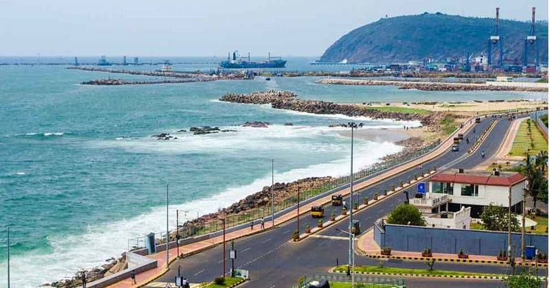 ఎగ్జిక్యూటివ్‌ క్యాపిటల్‌గా విశాఖ.. తెరవెనుక భరోసా ఎవరు.?