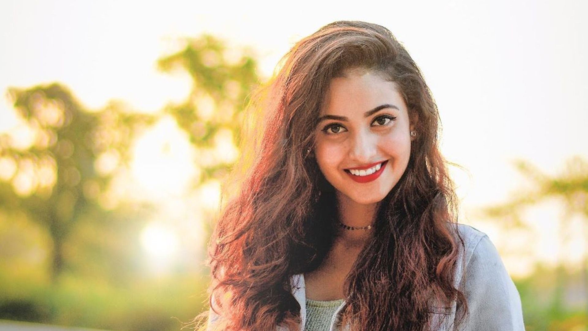 టిక్ టాక్ టూ… ఢీ ! తంతే బూరెల గంపలో పడింది అనే సామెత ఈ పిల్లకి సరిపోతుందేమో?