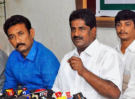 ఆ విషయంలో ఎన్నడూలేనంత కంగారు పడుతున్న వైఎస్ జగన్?