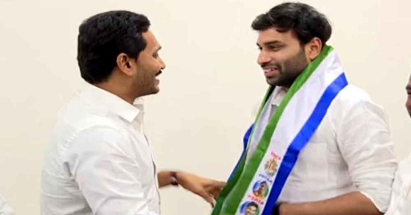 జగన్ చల్లని చూపు పడింది.. అంతే అతని లైఫ్ మారిపోయింది 