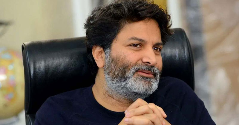 అమ్మ బాబోయ్ త్రివిక్రమ్‌తో భారీ స్కెచ్ వేశారే.. పాపం మధ్యలో ఆ డైరెక్టర్ బక్రానా?