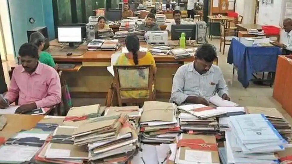 ఇండియా వైడ్ ప్రభుత్వ ఉద్యోగం చేసేవారికి చుక్కలే .. !