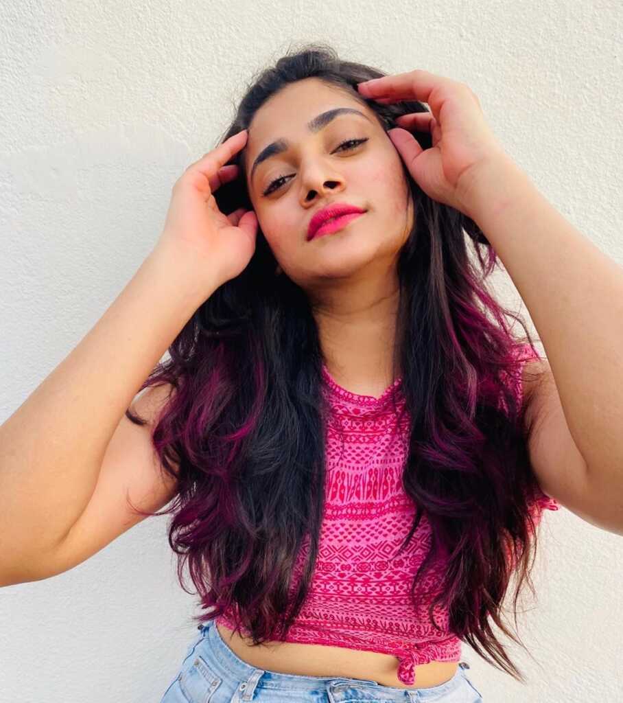 Losliya Mariyanesan Stylish Looks Losliya Mariyanesan Stylish Looks