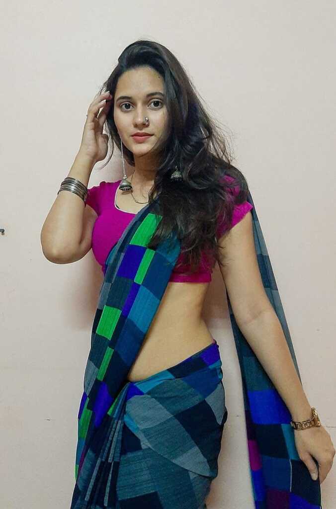 Dolly Jalan Amazing Looks Dolly Jalan Amazing Looks