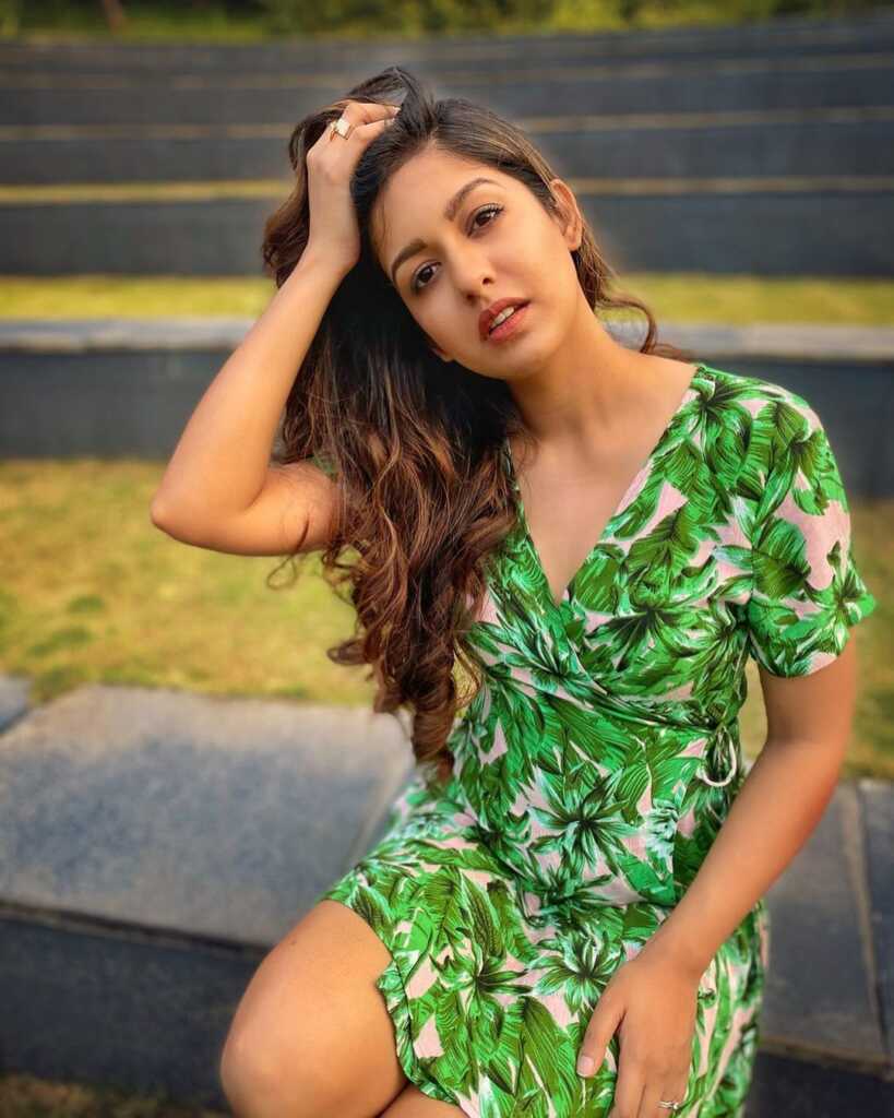 Ishita Dutta Beautiful Looks