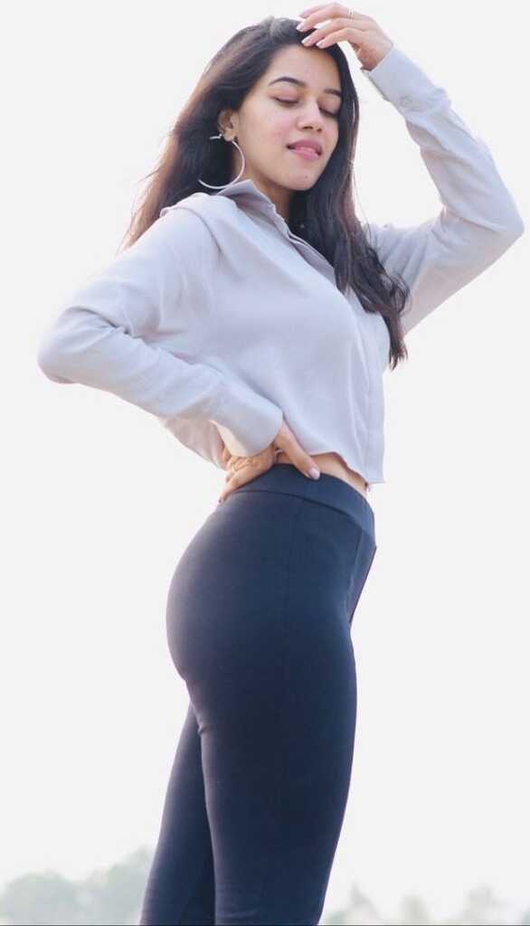 Mirnalini Ravi Joshful Looks Mirnalini Ravi Joshful Looks