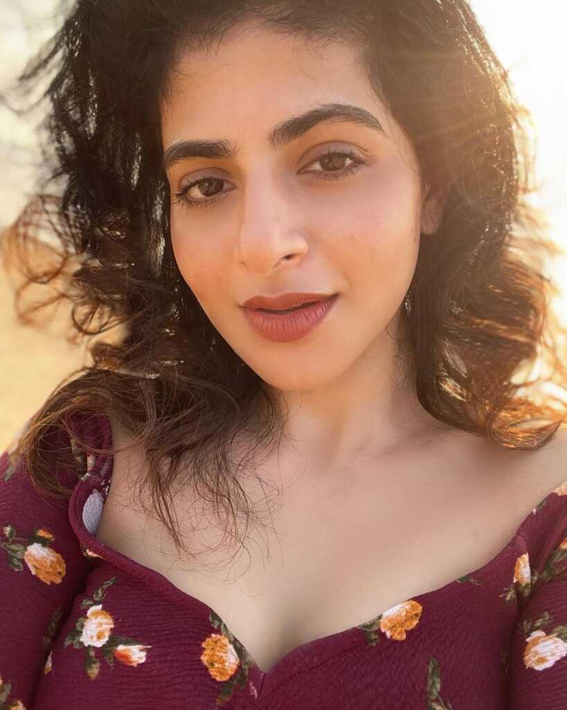 Iswarya Menon Beautiful Clicks