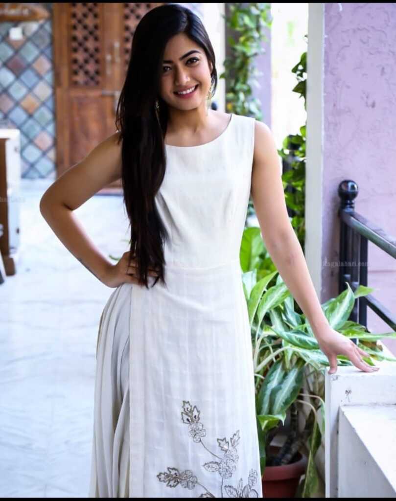 Rashmika Mandanna stylish Looks