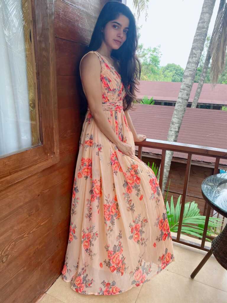 Divya Bharathi Stylish Looks