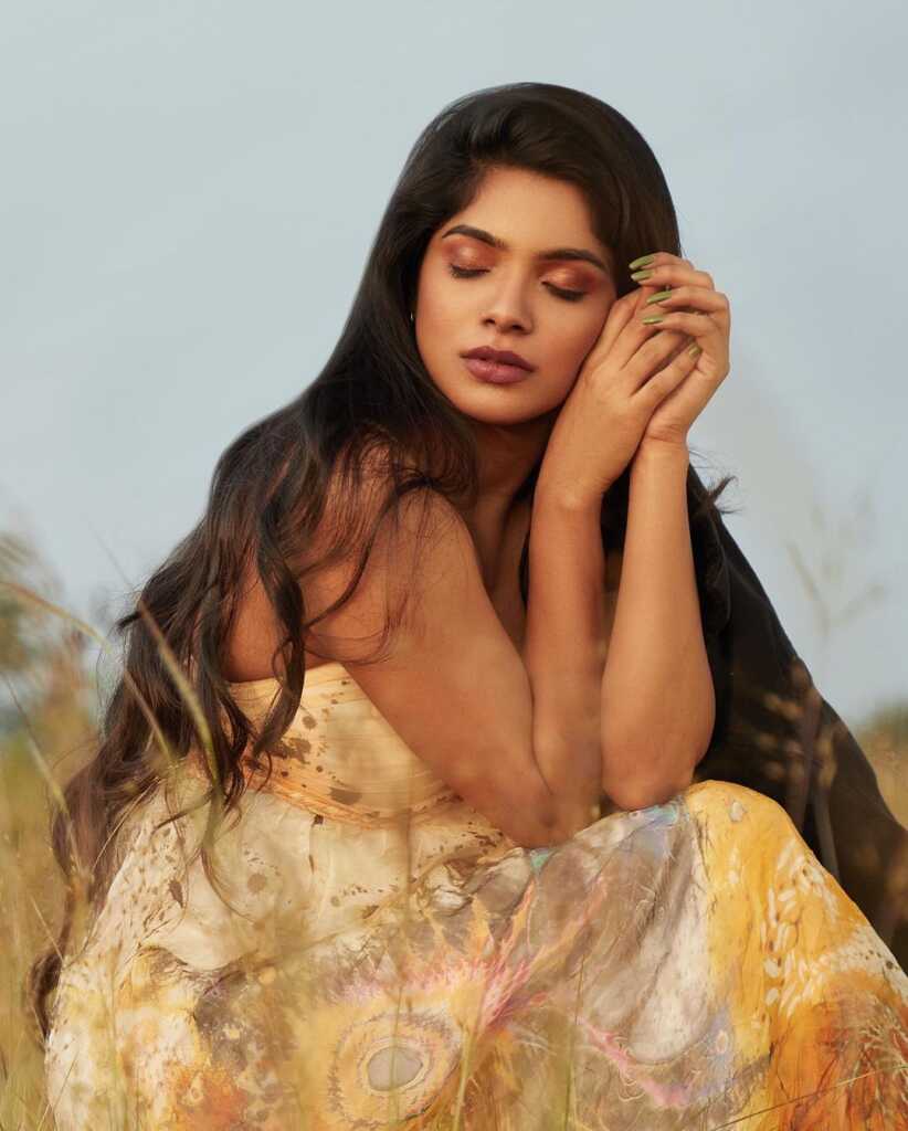 Divya Bharathi Stylish Looks