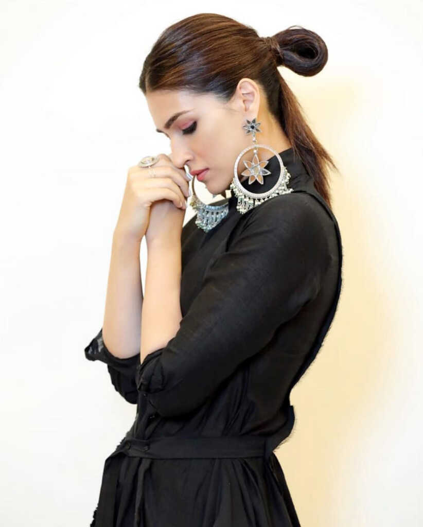 Kriti Sanon Stylish Looks Kriti Sanon Stylish Looks