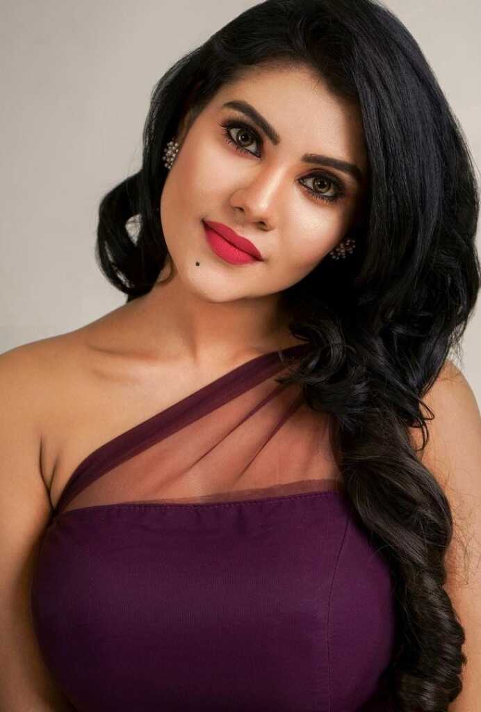 Nivisha New Gallreys Nivisha New Gallreys