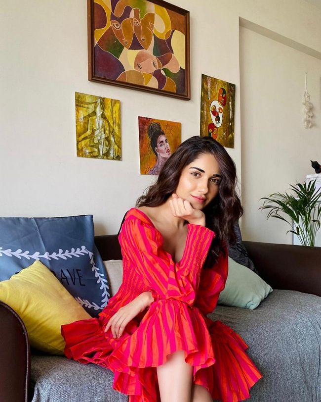 Ruhani Sharma New Wallpapers Ruhani Sharma New Wallpapers