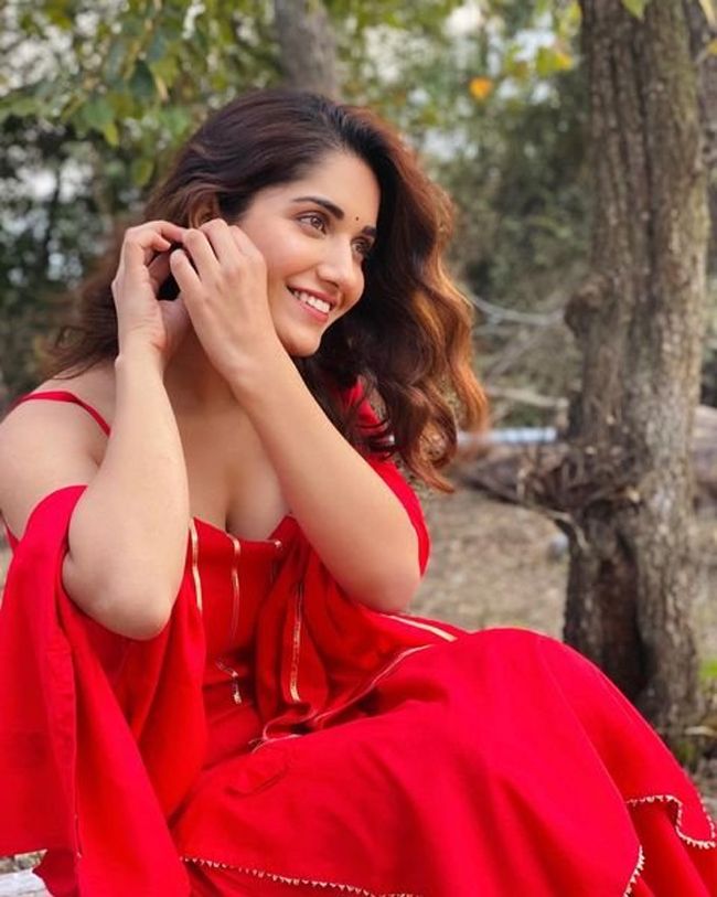 Ruhani Sharma New Wallpapers Ruhani Sharma New Wallpapers