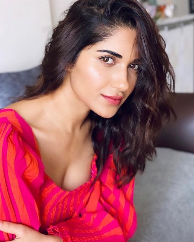 Ruhani Sharma New Wallpapers Ruhani Sharma New Wallpapers