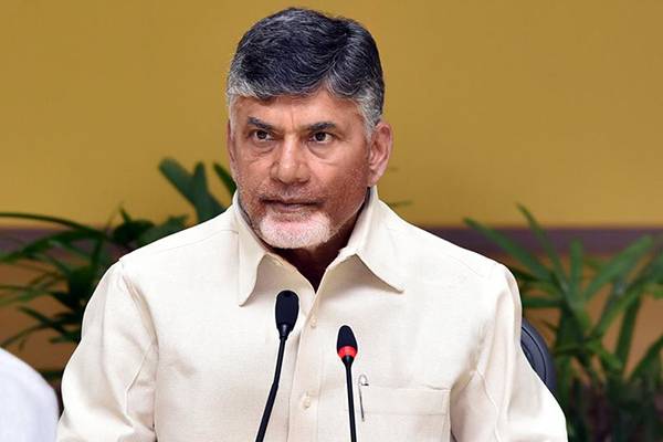 tdp activists oppose chandrababu naidu on nimmagadda issue