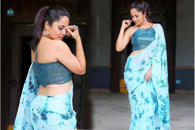 Anasuya Bharadwaj Traditional Saree Looks