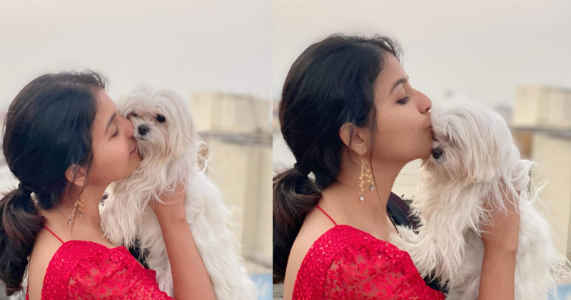 ముద్దులు కురిపిస్తున్న ముద్దుగుమ్మ‌.. వైర‌ల్‌గా మారిన ఫొటోలు